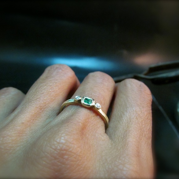 Emerald diamonds ring. Gold emerald ring. - Picture 6 of 7